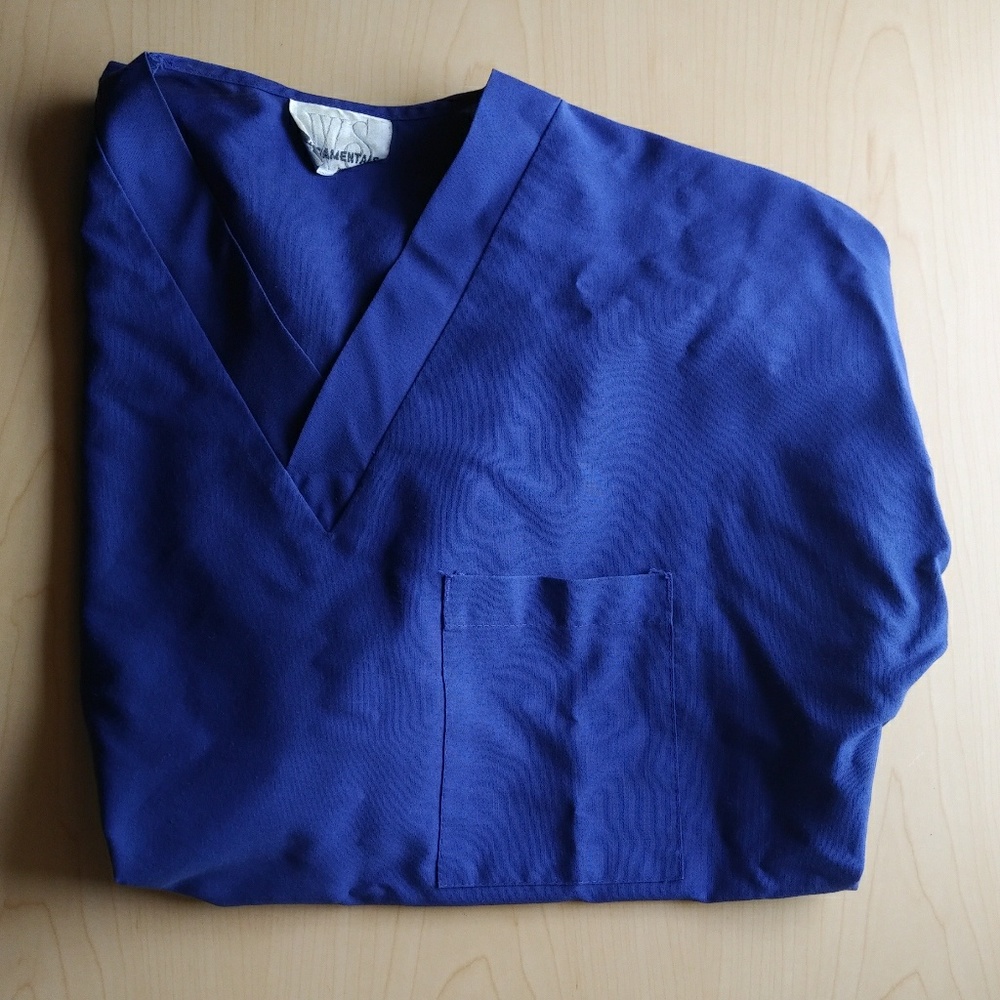 Scrubs top | medium | offers?
